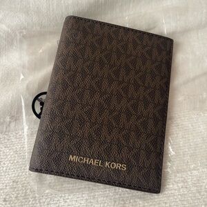 Michael Kors Passport wallet NWT